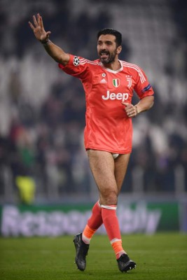 NO VISTE EN TV: ¿Qué se dijeron Dybala y Messi? Buffon terminó en calzoncillo