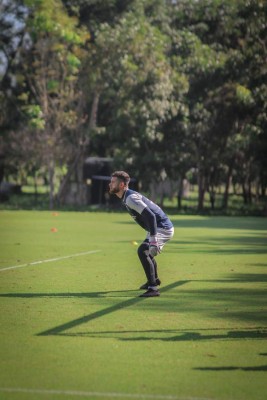 Un baño de refrescante de Darixon Vuelto, piscina y todo lo demás: las fotos más curiosas de la preparación Sub-23 de Honduras