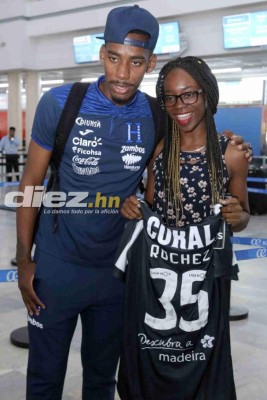 Día de 'selfies' y de la familia Róchez: así fue la salida de la Selección de Honduras