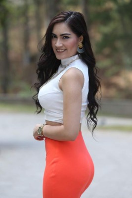 Conoce a Karoline Regalado, la despampanante seguidora del Motagua