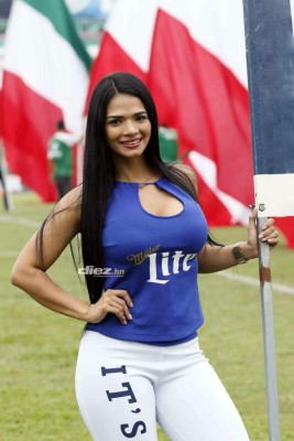 ¿Quién es? La chica pelo negro que enamoró al Yankel con su escote