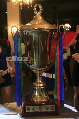 Una a una: Así son las 31 copas que Olimpia ha ganado en Liga Nacional de Honduras