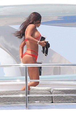 Las vacaciones de Fábregas y su infartante mujer en Ibiza