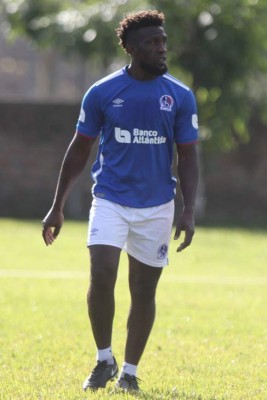 ¡Con variantes en ataque! Así sería el demoledor once de Olimpia ante Motagua.