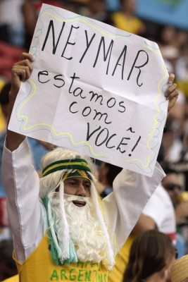 La trágica lesión de Neymar en imágenes.