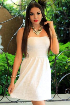 Vanessa Villars 'despierta Honduras' con su radiante belleza