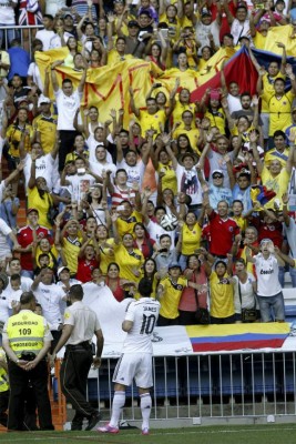 James Rodríguez fue presentado por Real Madrid ante 20 mil aficionados.