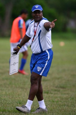 La vida y carrera de Gilberto Yearwood en imágenes