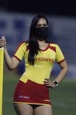 El gesto de Troglio al ver a Eddie expulsado, la extraña celebración de Rocca y el 'tierno' abrazo de Machuca a Cáceres