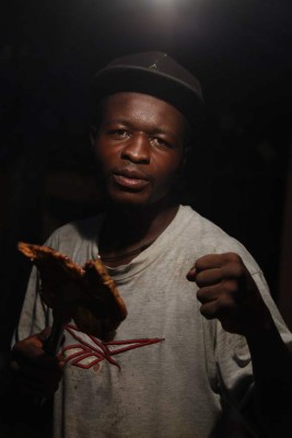 'Muñeco' Gonzales, entre chuletas y la carne asada