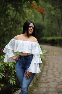 Pamela Canales, la lindura que trabaja con Motagua pero es aficionada de Olimpia