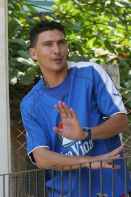 Dos en España: Futbolistas hondureños que se retiraron jugando en el extranjero