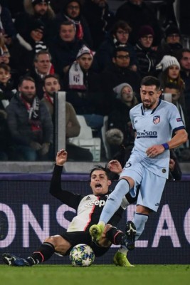 En imágenes: El agarrón de Cristiano Ronaldo con Héctor Herrera, patada al banderín y Rihanna deslumbró