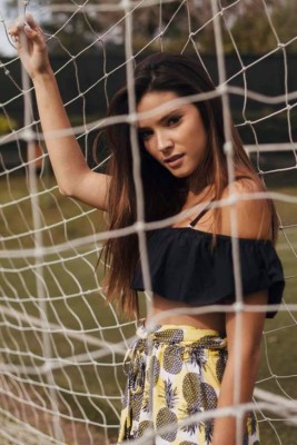 María José González, la periodista tica que enamora con su carisma y sonrisa