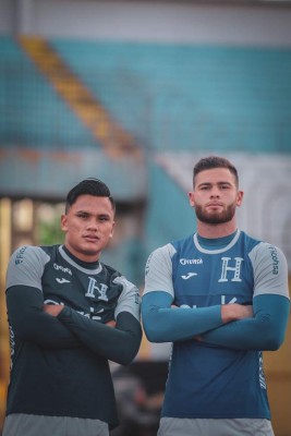 Un baño de refrescante de Darixon Vuelto, piscina y todo lo demás: las fotos más curiosas de la preparación Sub-23 de Honduras