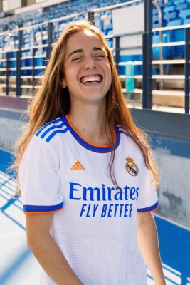 Con nuevo escudo y un crack no aparece: Real Madrid presenta sus camisetas para la temporada 2021-22