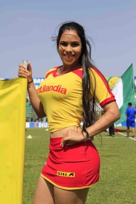 Las 20 infartantes modelos que más se extrañan en los estadios de la Liga Nacional