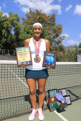 Daniela Obando, la tenista hondureña que admira a Roger Federer y María Sharapova