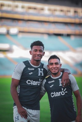 Un baño de refrescante de Darixon Vuelto, piscina y todo lo demás: las fotos más curiosas de la preparación Sub-23 de Honduras