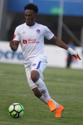 Pedro Troglio lo confirmó: Cambio total en el 11 del Olimpia para enfrentar al Real de Minas