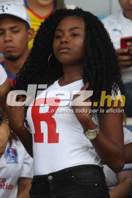 ¡Espectaculares! Las bellezas que llegaron al Nacional para adornar el clásico Olimpia-Motagua