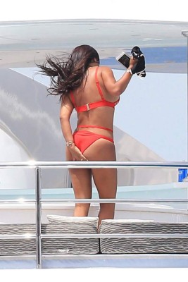 Daniella Semaan, la espectacular mujer de Cesc Fábregas y sus fotos 'subidas de tono'