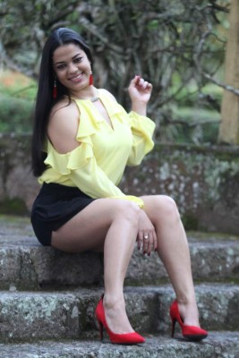 ¡Hermosa! Así es Ana Rivera, la gran fan de la Selección Nacional y de Olimpia