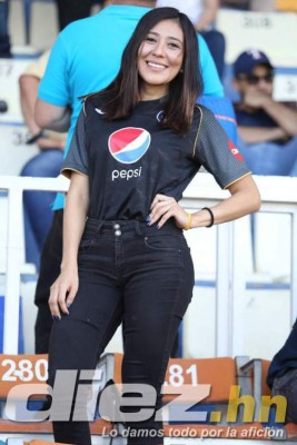 ¡Sensuales! El lado infartante del clásico Motagua-Olimpia en el estadio Nacional