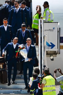 Impresionante recibimiento a Portugal tras arribar a casa con la Eurocopa en mano