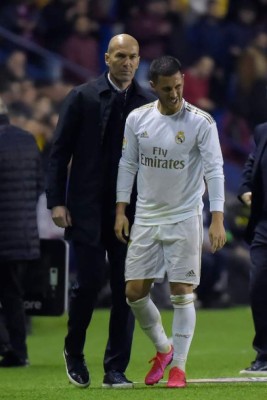 Caras largas, el gesto de Hazard tras la nueva lesión y el 'look' de Isco en la derrota del Real Madrid&nbsp;&nbsp;