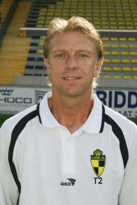 Los jugadores más veteranos en jugar al fútbol de forma profesional