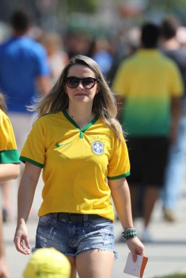 FOTOS: ¡Brasil también goleó en las gradas con las preciosas garotas!