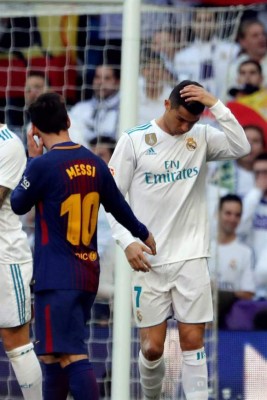 Lo que no se vio en TV: Los gestos de crack de Messi con CR7; saludo y disculpas