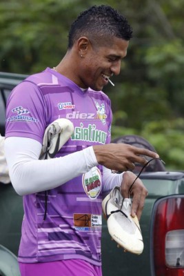 Fotos: Carlo Costly vuelve a sudar la camisa del Platense 14 años después de su debut