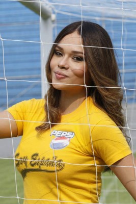 ¡INFARTANTE! Así es Sirey Morán, la hermosa madrina del Real España