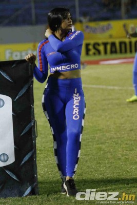 ¡Linduras! Las chicas que embellecieron el clásico entre Real España-Motagua