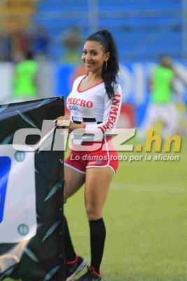 No se vio por tv: Chicas lindas y el bonito gesto a Will Barahona