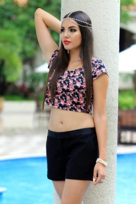 Vanessa Villars 'despierta Honduras' con su radiante belleza