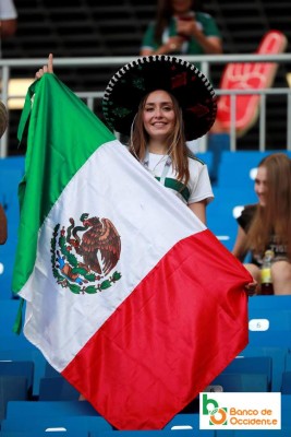 En fotos: El bonito ambiente y las bellas mujeres que engalanan esta jornada en el Mundial de Rusia
