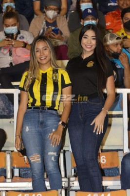 No lo viste en TV: La 'barbie' que apoyó a Real España, el duro lamento de Klusener y así captaron al Bolillo Gómez