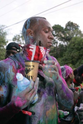 Las polémicas fotos de Usaín Bolt y el baile erótico con chicas en Brasil