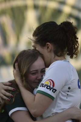 ¡Imposible no llorar! Así fue el último adiós a futbolistas del Chapecoense