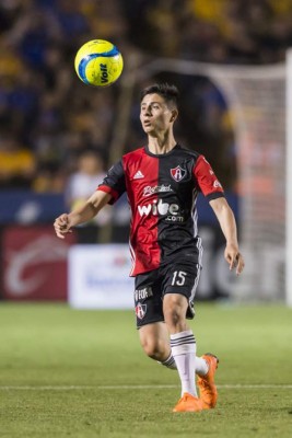 Los grandes futbolistas con los que jugará Cristian Cálix en el Atlas