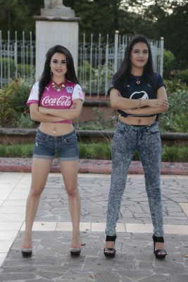 FOTOS: Génnesis y Ónice, las bellezas que engalanan el clásico Motagua-Olimpia