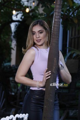 Keissy Zumbado, la bella exmiss Costa Rica aficionada de Saprissa que vive en Honduras