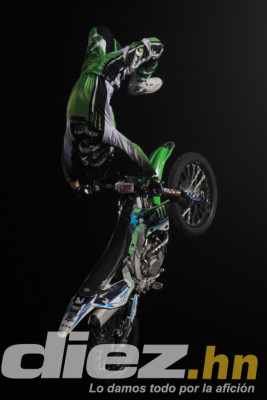 Tegucigalpa vibró con el show en Xpilots