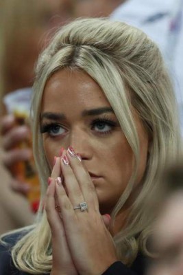 Jordan Pickford no hace caso a la cuarentena del coronavirus y se va a ver boxeo con su mujer