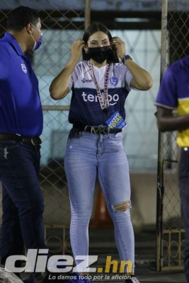Solo bellezas: La guapa relacionadora pública del Vida y novias de futbolistas deslumbran en La Ceiba