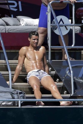 Fotos: Así se la pasa Cristiano en sus vacaciones en Ibiza