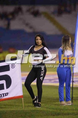 ¡Mamitas! La semifinal entre Real España y Olimpia se llenó de chicas lindas
